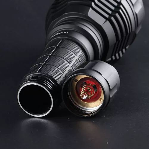 Lampe torche Convoy L21A avec LED SFT90, 5000 lumens et portée d’environ 1100 m- package damaged
