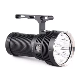   Lampe de recherche Convoy 3x21C SFT42R avec 15 000 lumens et une portée de 1200 mètres